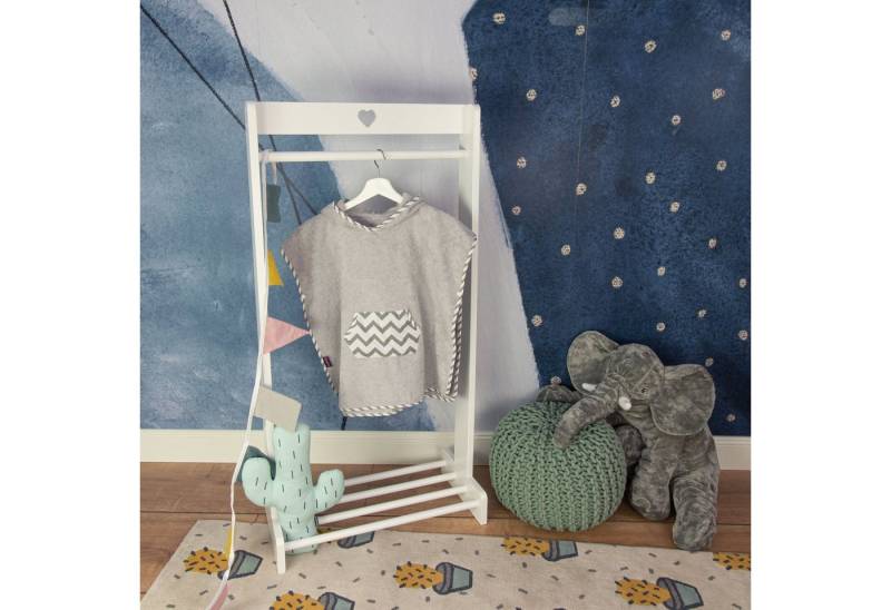 Puckdaddy GmbH Badeponcho Svea 57x84cm mit Kapuze mit Chevron-Muster in Grau von Puckdaddy GmbH