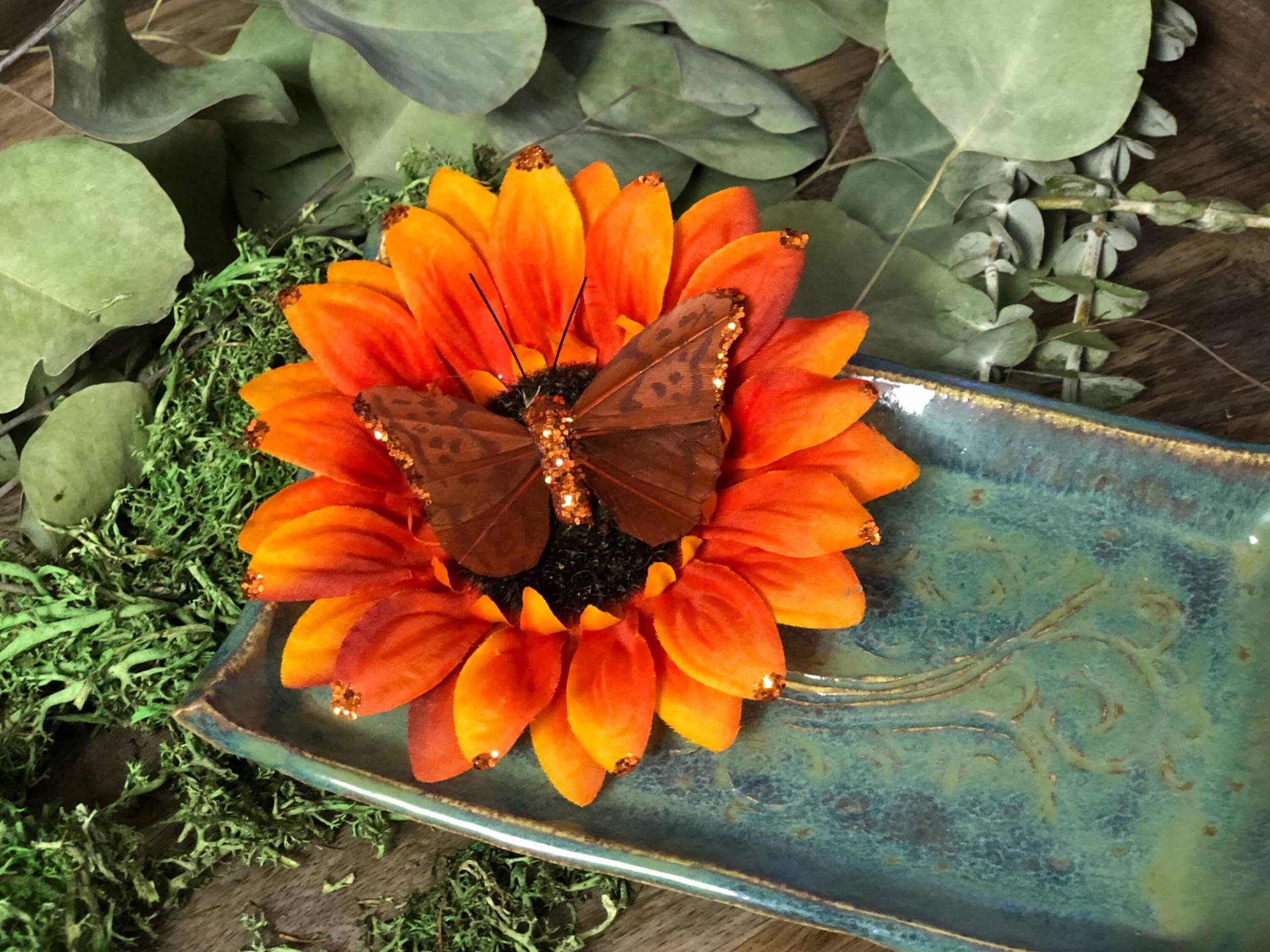 Große Gelbe Und Orange Sonnenblumen Haarspange Mit Wunderschönem Schmetterling Von Puffycheeks Große Gelbe Und Orange Sonnenblumen Haarspange Mit Wunderschönem Schmetterling Von Puffycheeks von PuffyCheeksLLC
