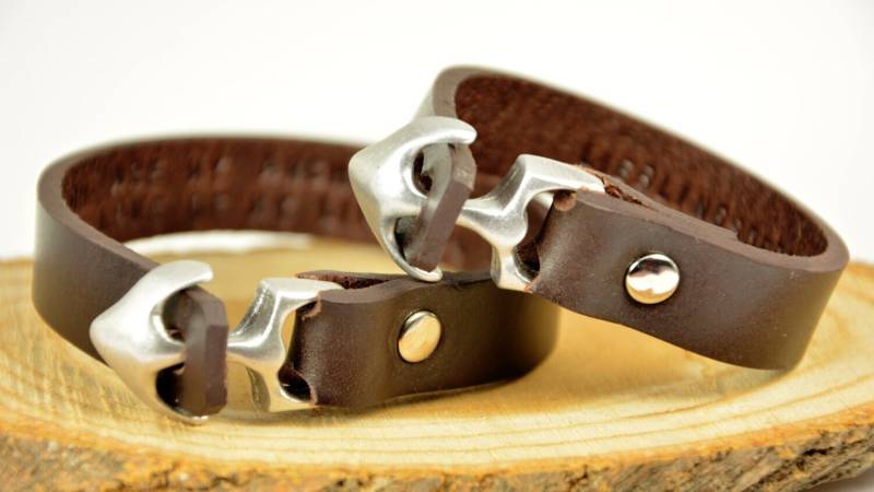 Personalisierte Leder Anker Armband Für Männer, Versteckte Nachricht Manschette von PukkaMen