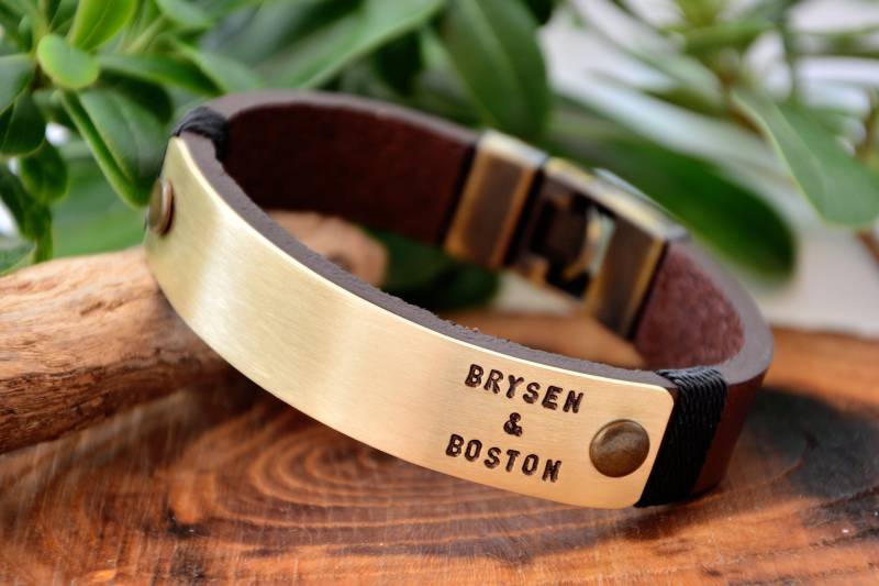 Muttertagsgeschenk Gravur Personalisiertes Namensarmband Für Valentinstag, Erster Jahrestagsgeschenk Ihn Leder Geliebte Besonderes Geschenk von PukkaMen