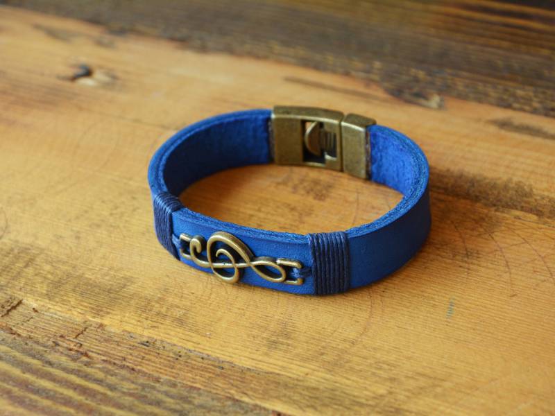 Personalisierte Blaue Musik Armband Custom Männer Leder Violinschlüssel Symbol Geschenk Für Liebhaber Orchester Dirigent Maestro Bunte von PukkaMen