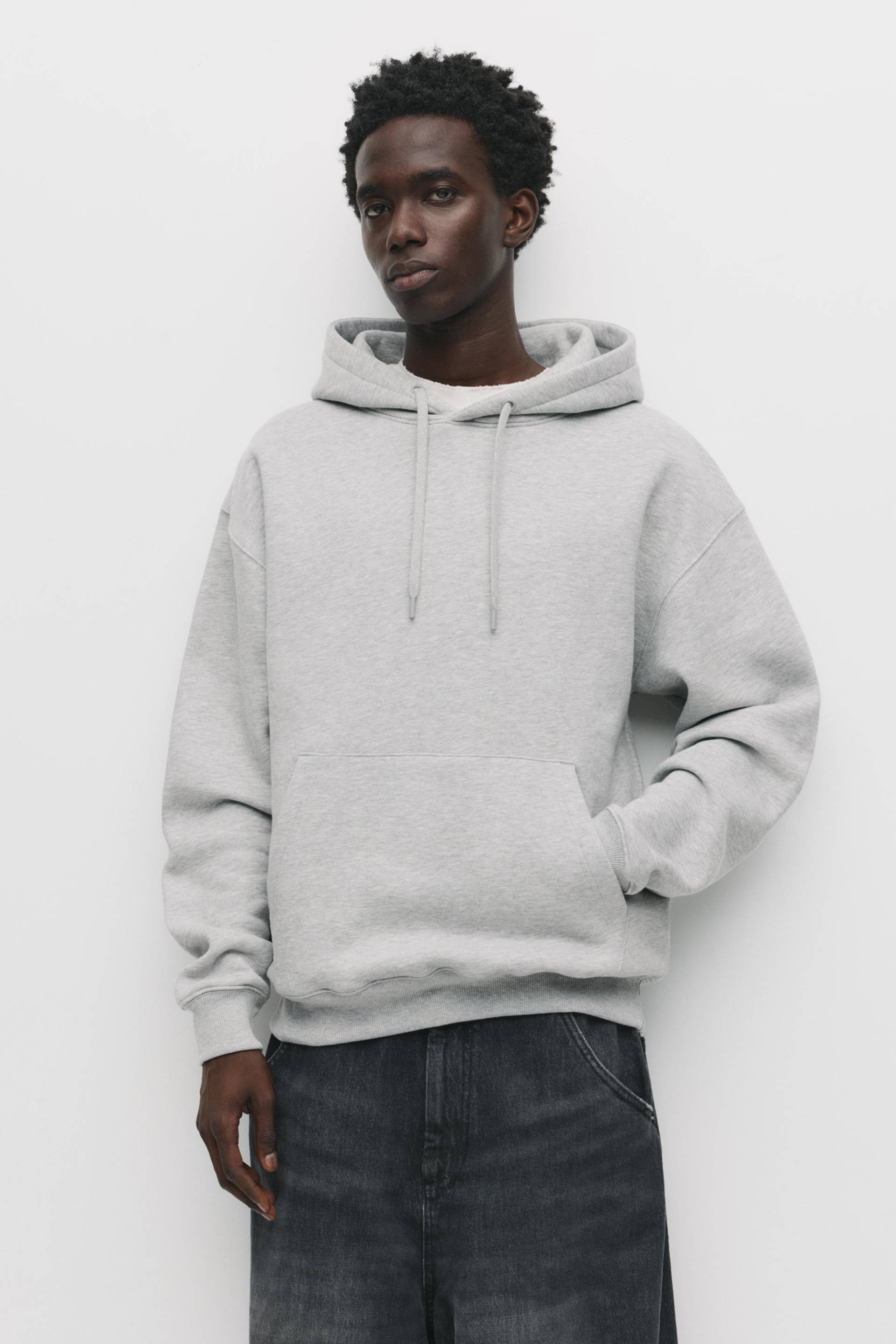 Basic-Kapuzenpullover von Pull&Bear