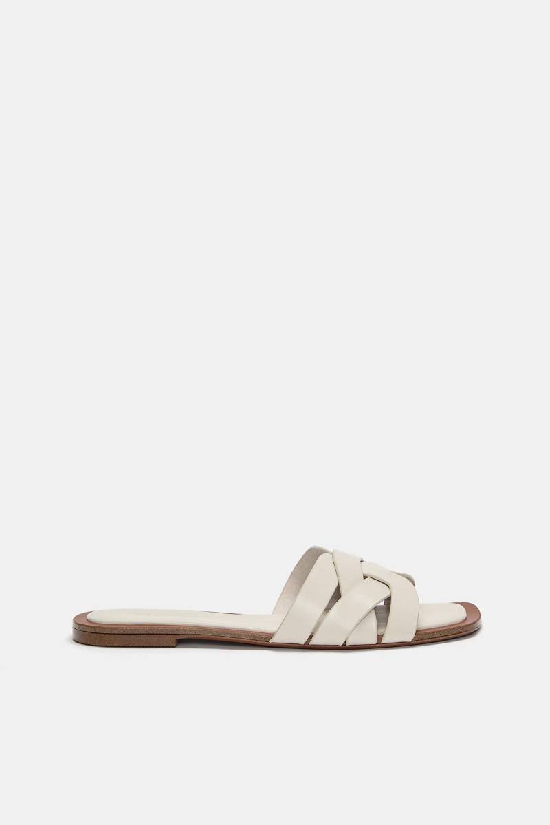 Flache Sandalen Mit Überkreuzten Riemen von Pull&Bear