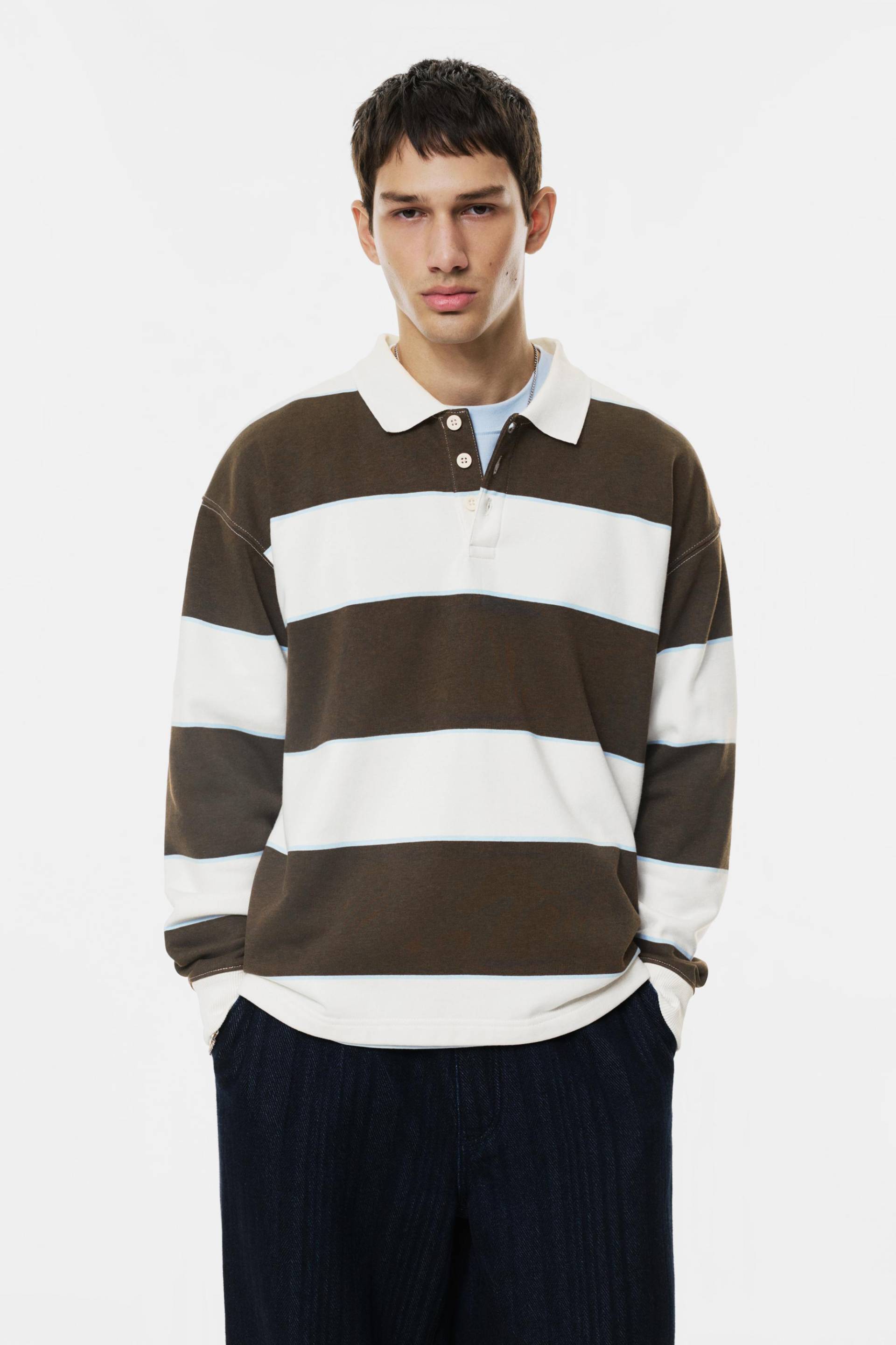 Gestreiftes Poloshirt Mit Stickerei von Pull&Bear