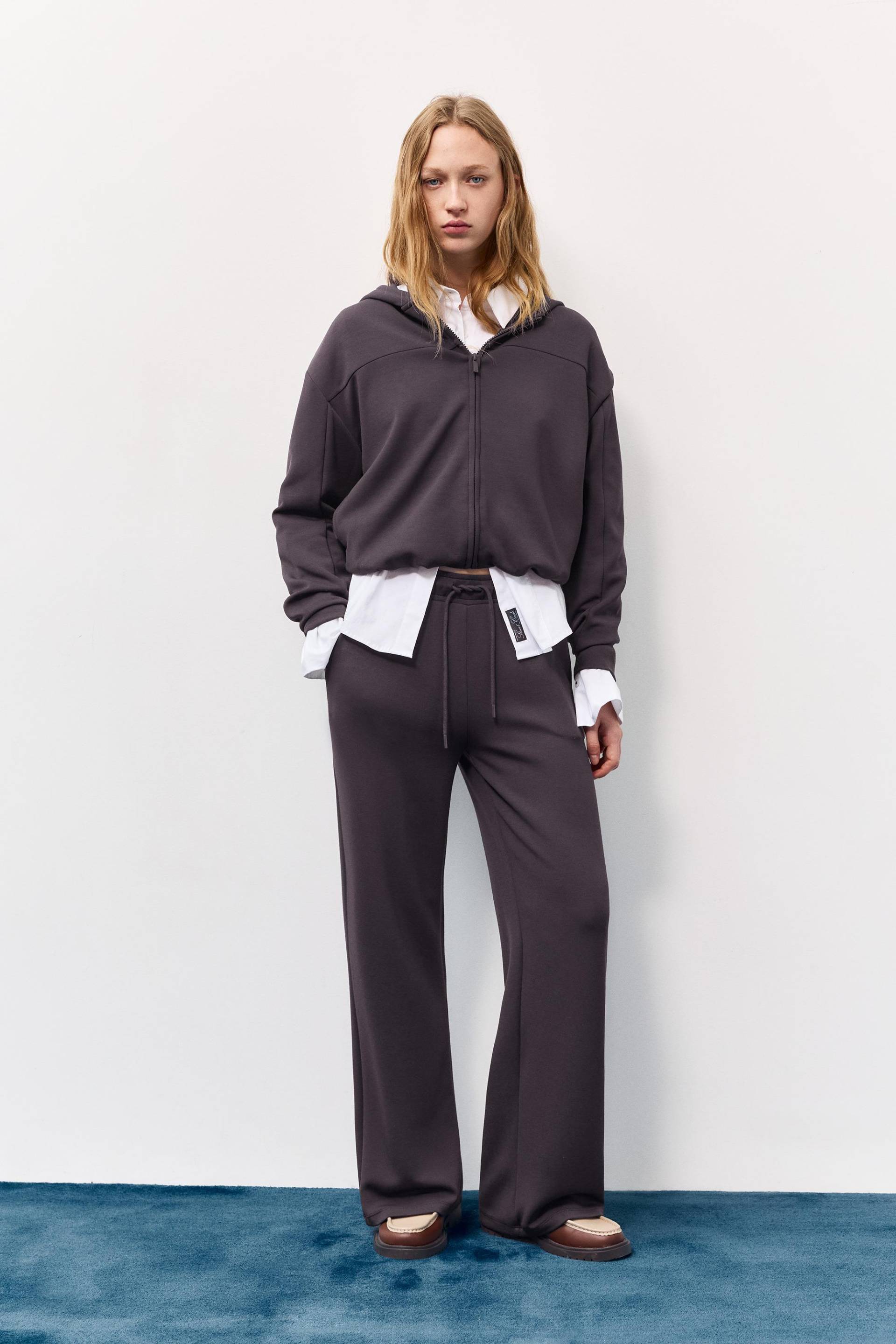 Hose Mit Weitem Bein Und Modal von Pull&Bear