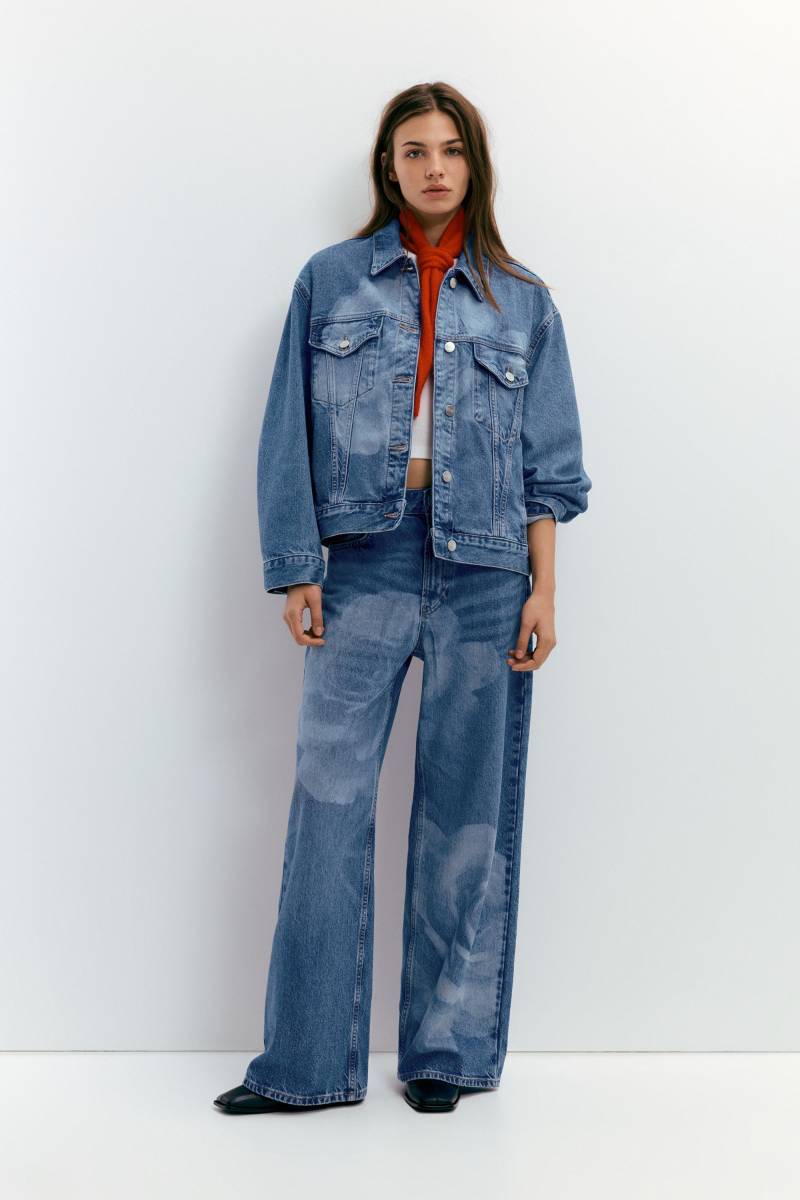 Jeansjacke Mit Laserprint Blumen von Pull&Bear