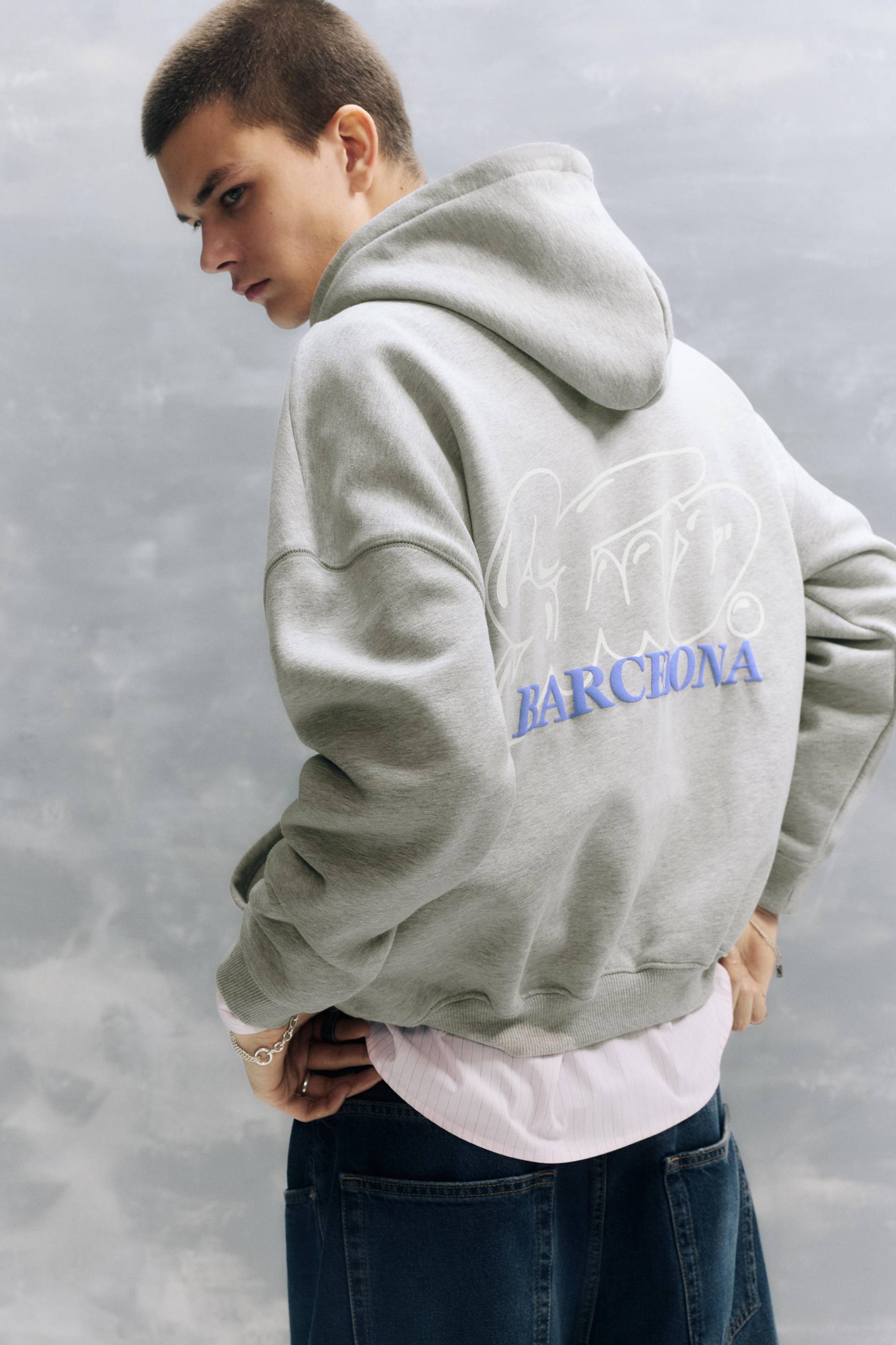 Kapuzen-Sweatshirt Stwd Barcelona von Pull&Bear