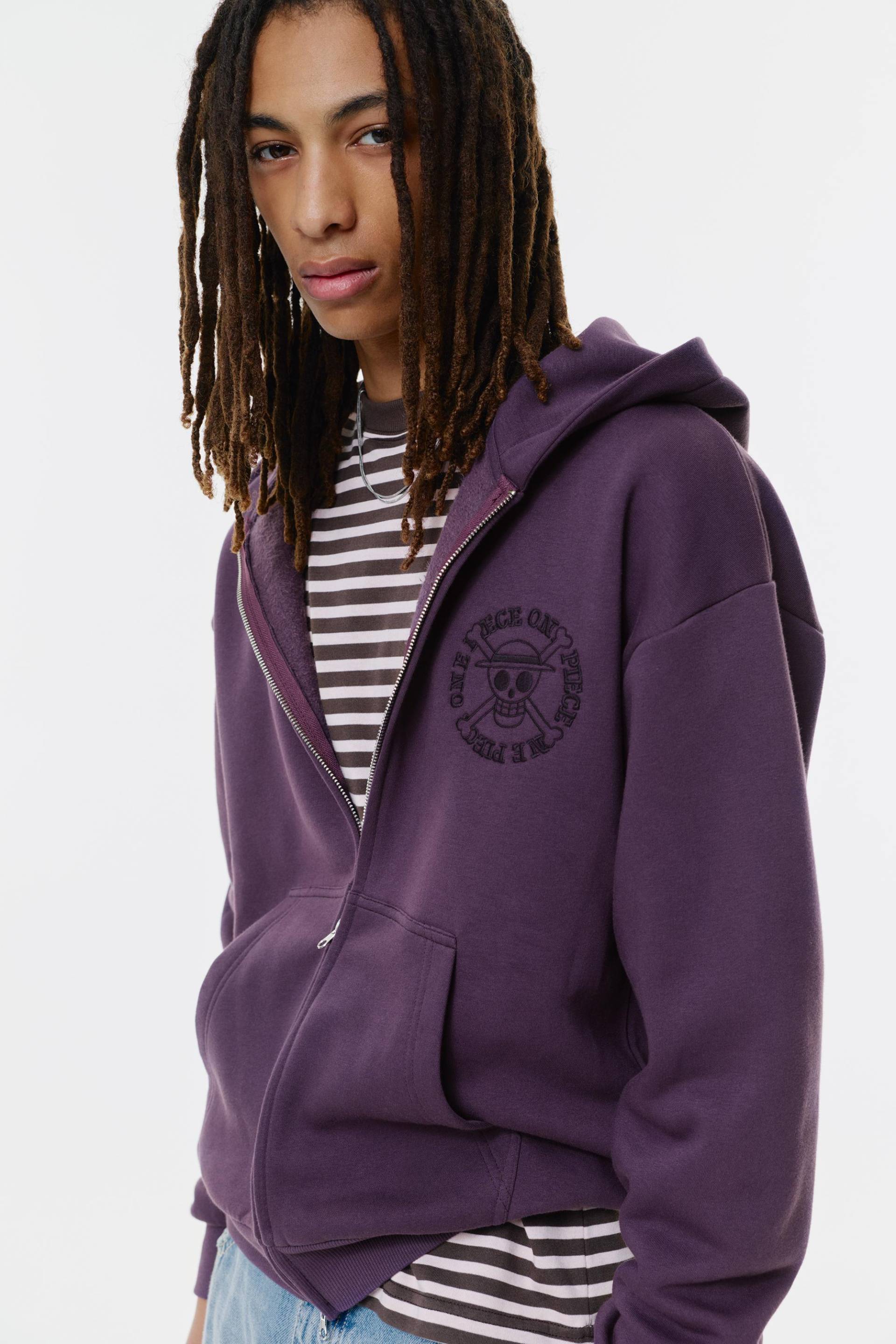 Kapuzenpullover Mit Reißverschluss One Piece von Pull&Bear