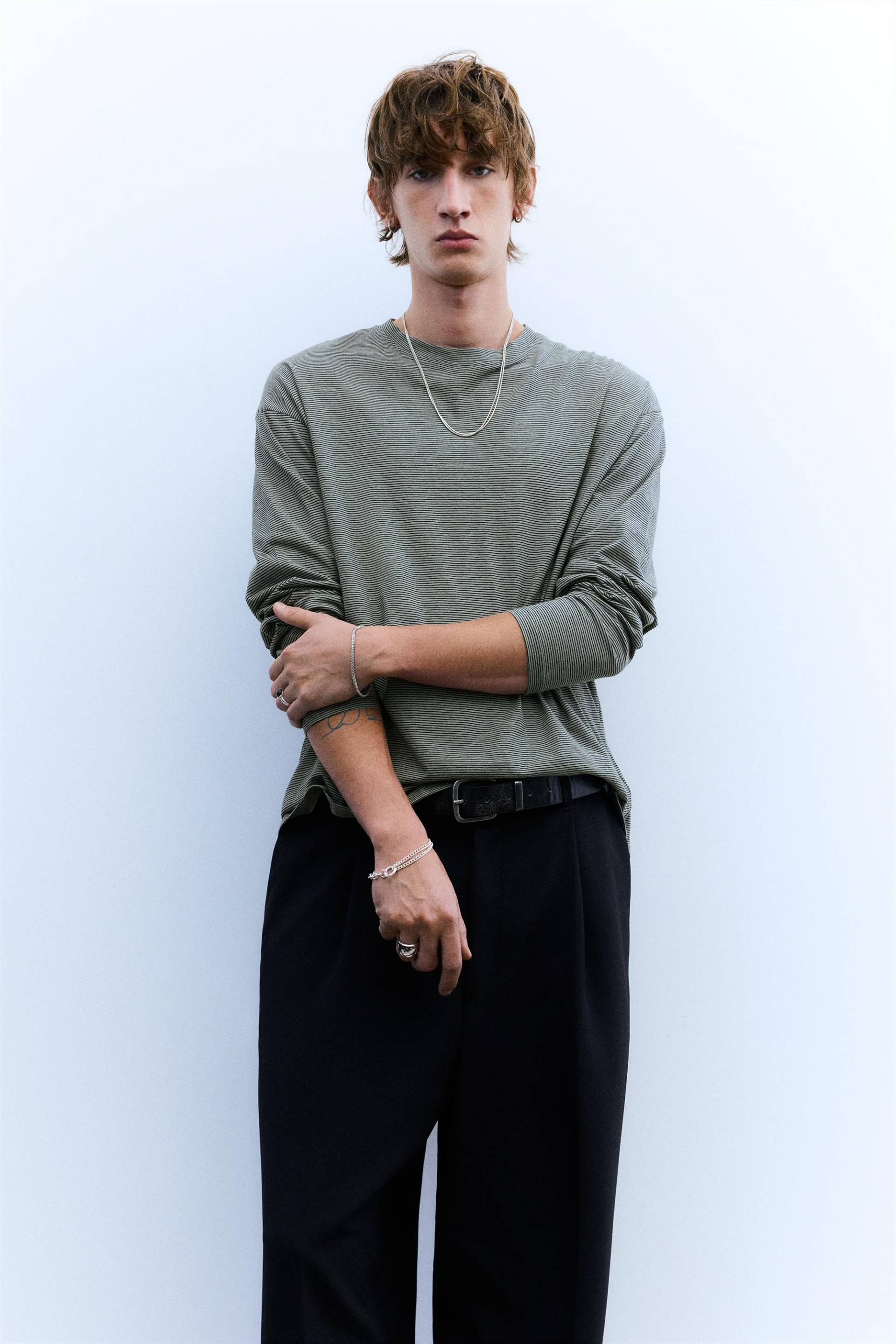 Langärmeliges T-Shirt Mit Streifen von Pull&Bear