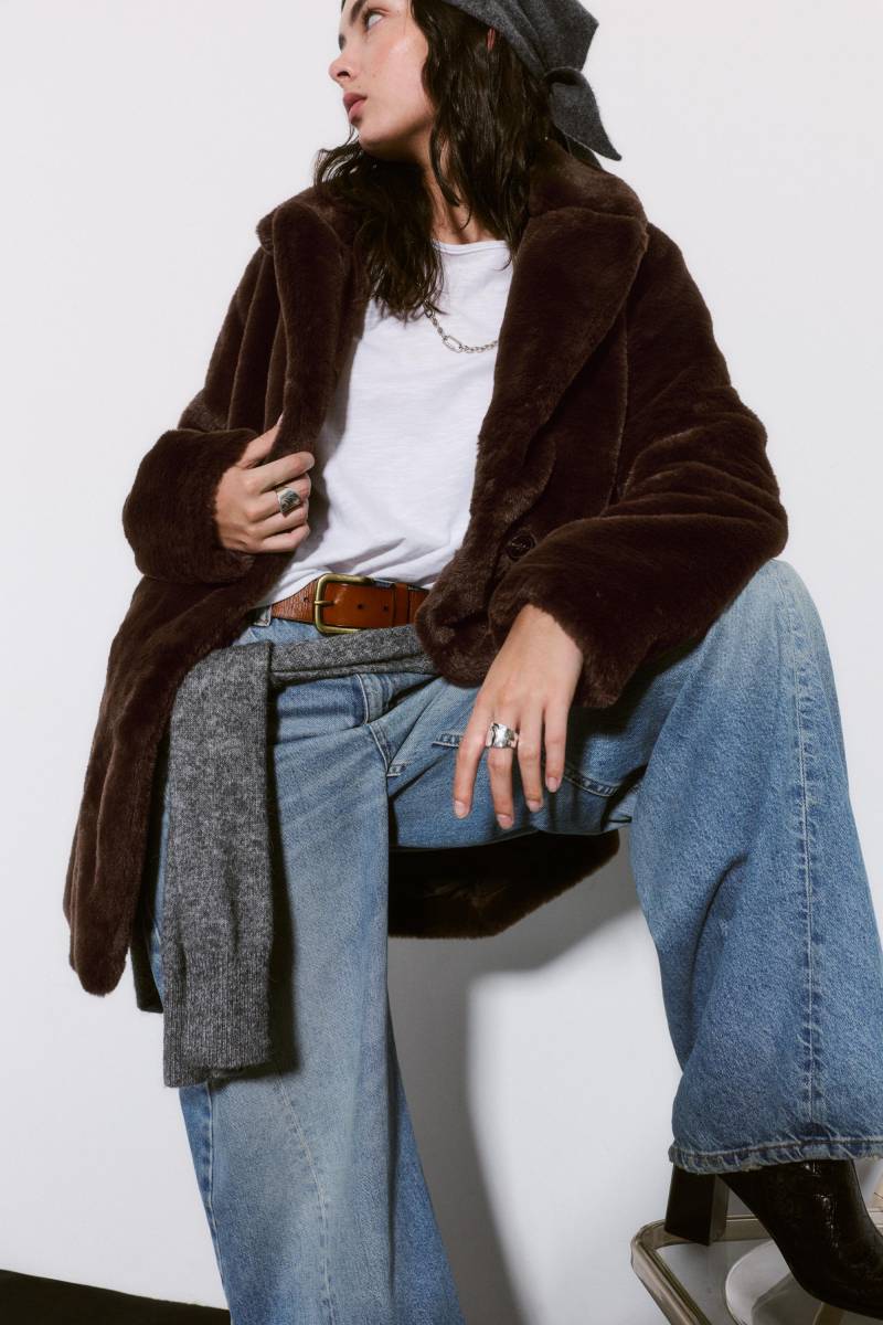 Mantel Aus Kunstfell von Pull&Bear