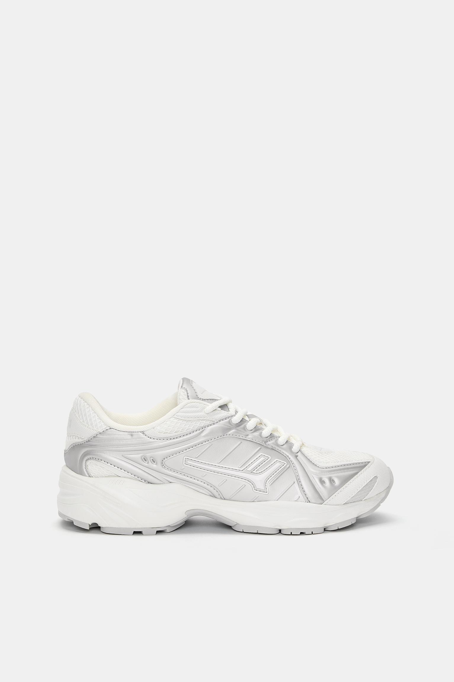 Metallic-Sneaker von Pull&Bear