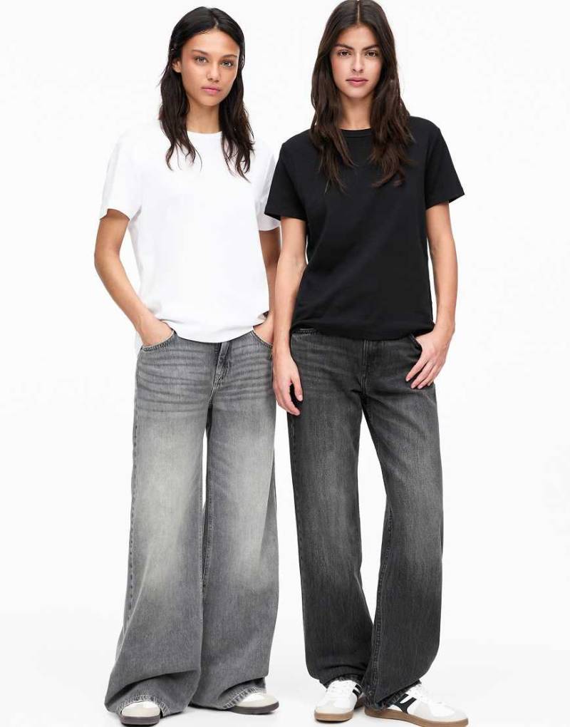 Pull & Bear - 2er-Pack T-Shirts in Schwarz und Weiß-Bunt von Pull & Bear