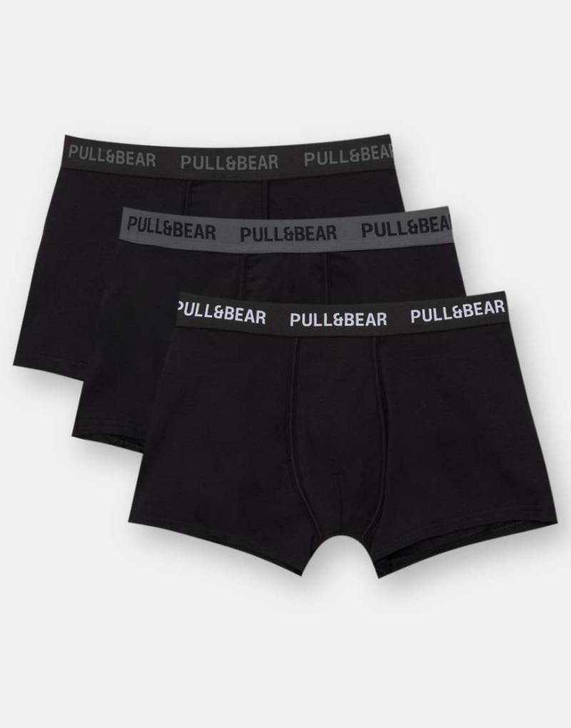 Pull & Bear - 3er-Pack eng geschnittene Boxershorts in Schwarz mit farblich abgesetztem Bund von Pull & Bear