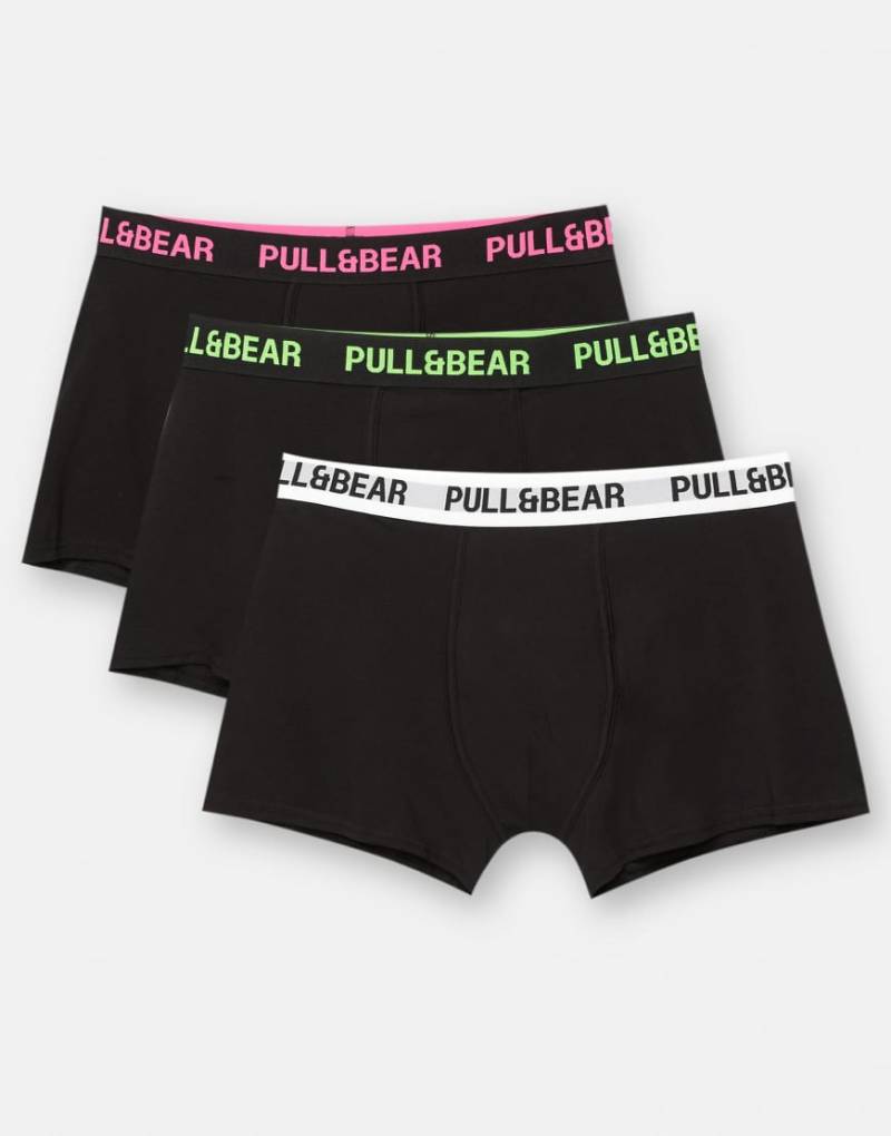 Pull & Bear - 3er-Pack eng geschnittene Boxershorts in Schwarz mit neonfarbenem Bund-Bunt von Pull & Bear