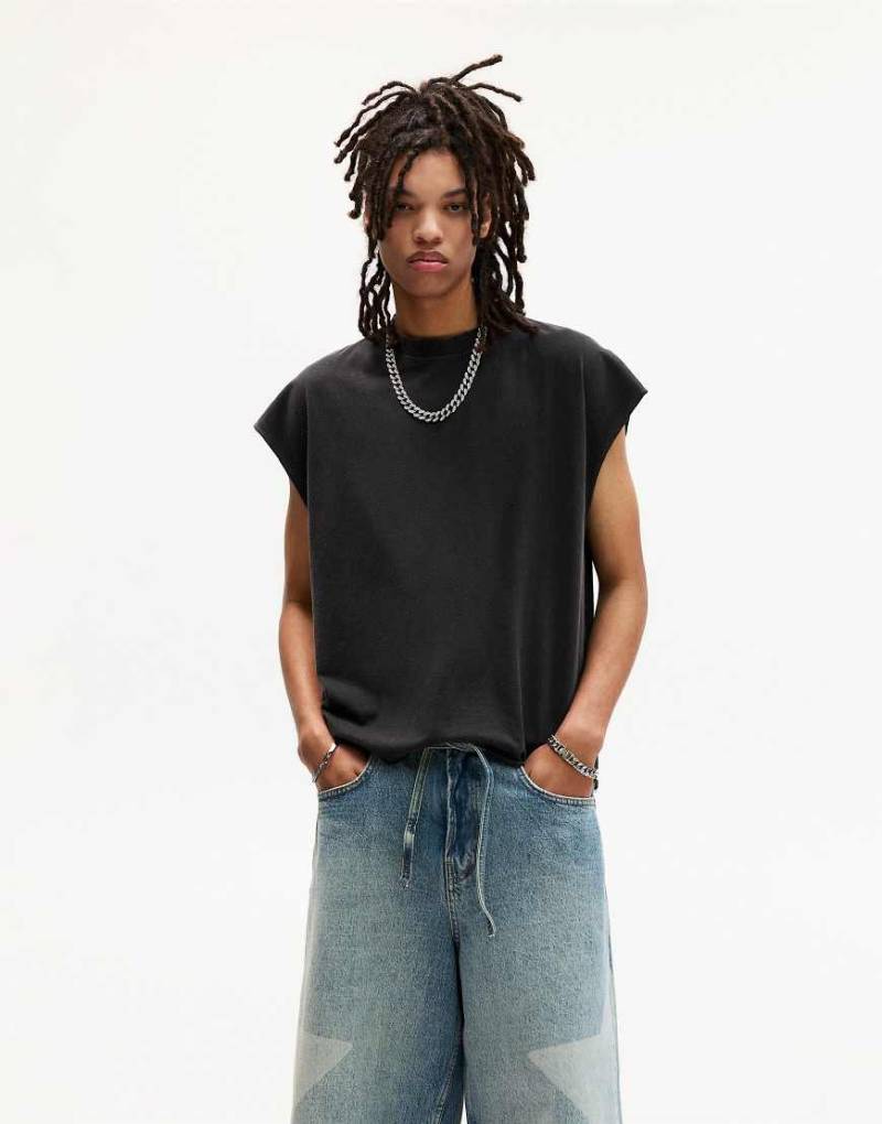 Pull & Bear - Ärmelloses T-Shirt in verwaschenem Schwarz von Pull & Bear