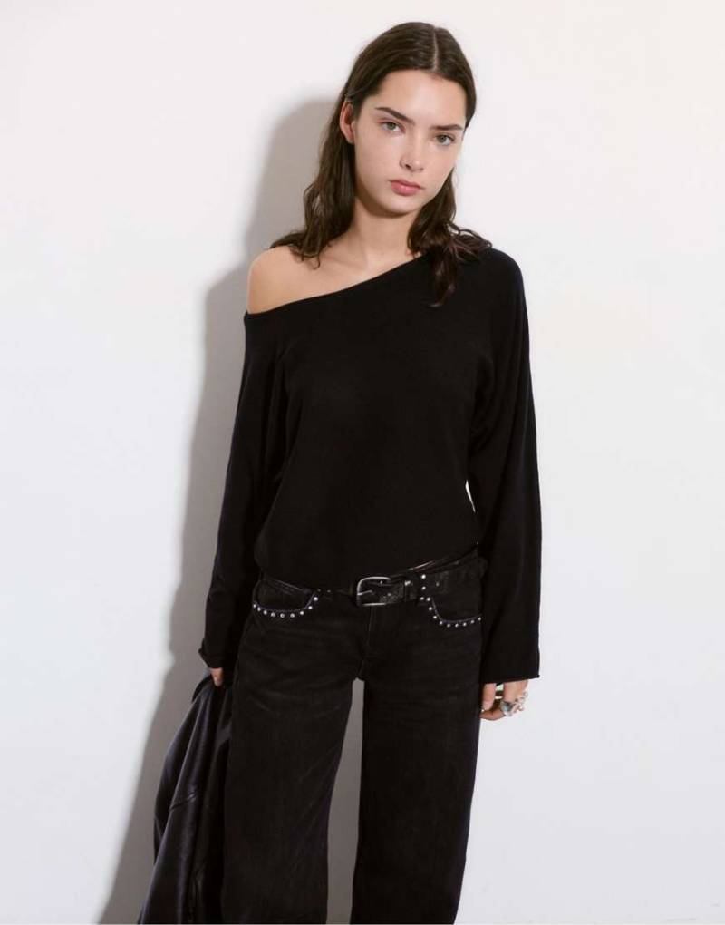 Pull & Bear - Asymmetrischer Pullover in Schwarz von Pull & Bear