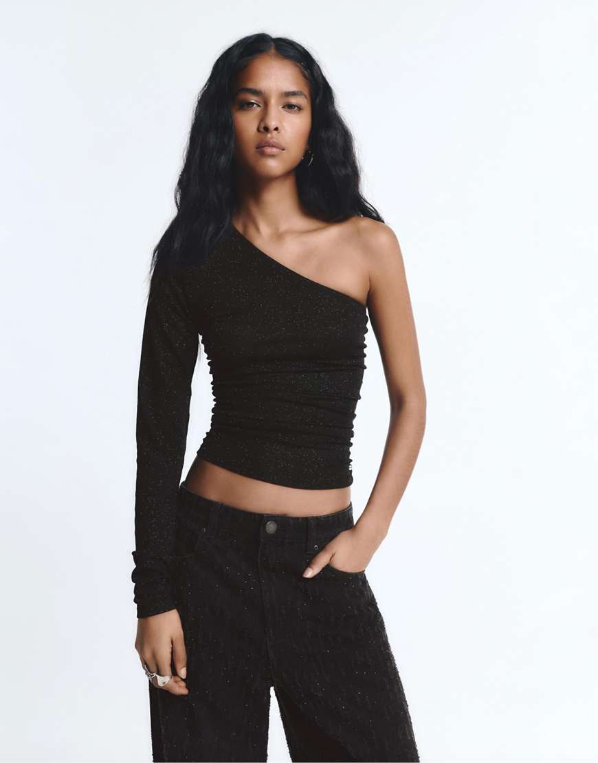 Pull & Bear - Asymmetrisches, drapiertes Oberteil in Schwarz mit Strassverzierung von Pull & Bear