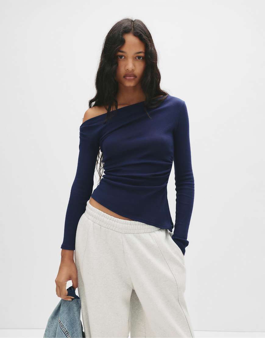 Pull & Bear - Asymmetrisches, langärmliges Oberteil in Marineblau von Pull & Bear
