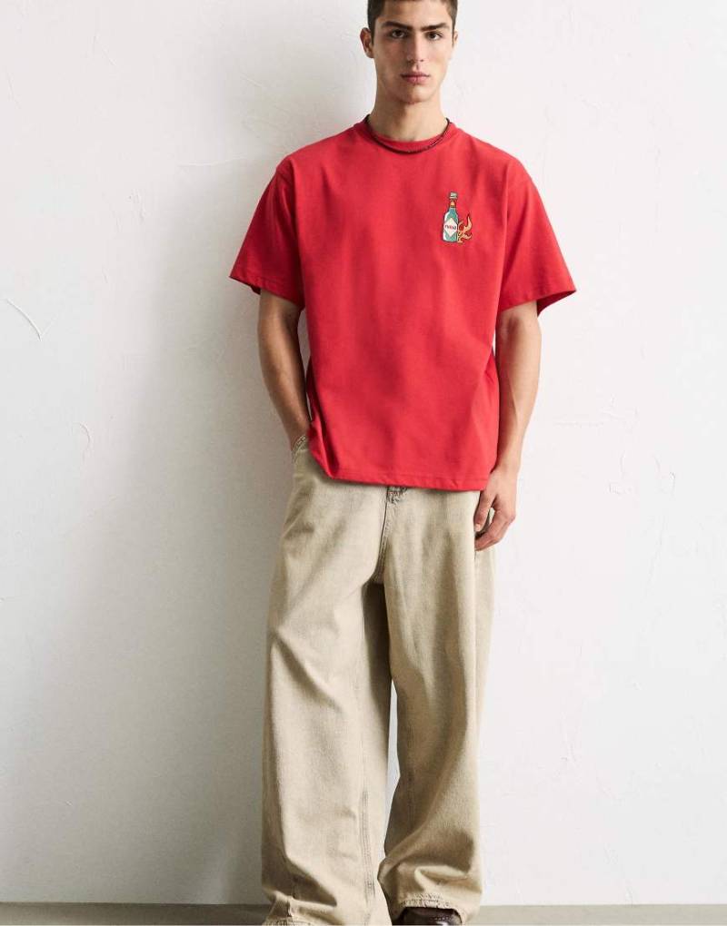 Pull & Bear - Ay Carmela - Besticktes T-Shirt in Rot von Pull & Bear