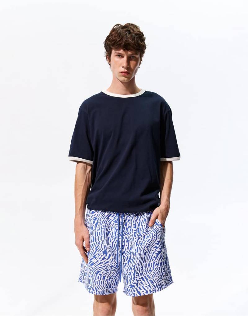 Pull & Bear - Badehose mit Buchstabenprint in sonstiger Farbvariante-Bunt von Pull & Bear
