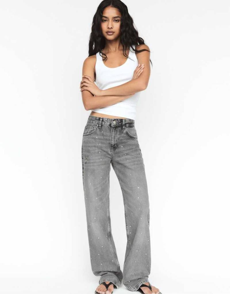 Pull & Bear - Baggy Straight Jeans in Grau mit Strass von Pull & Bear