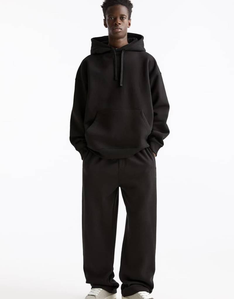 Pull & Bear - Baggy Trainingshose in Schwarz von Pull & Bear