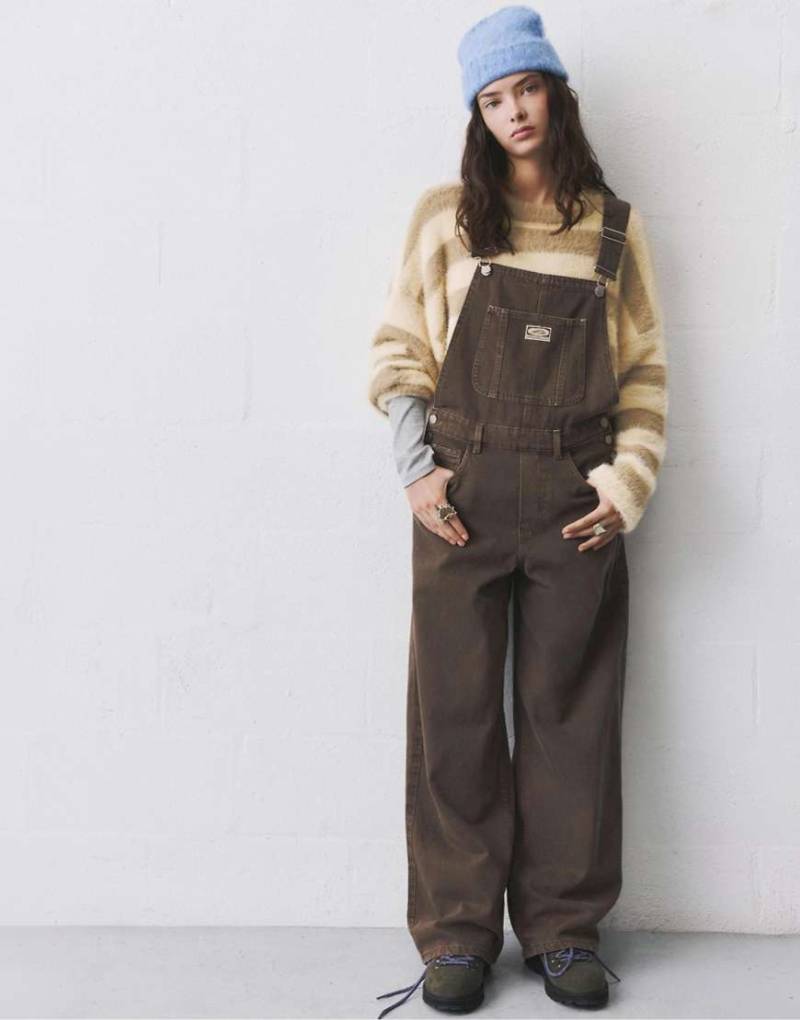 Pull & Bear - Ballon-Latzhose in Ocker mit verwaschenem Finish-Brown von Pull & Bear
