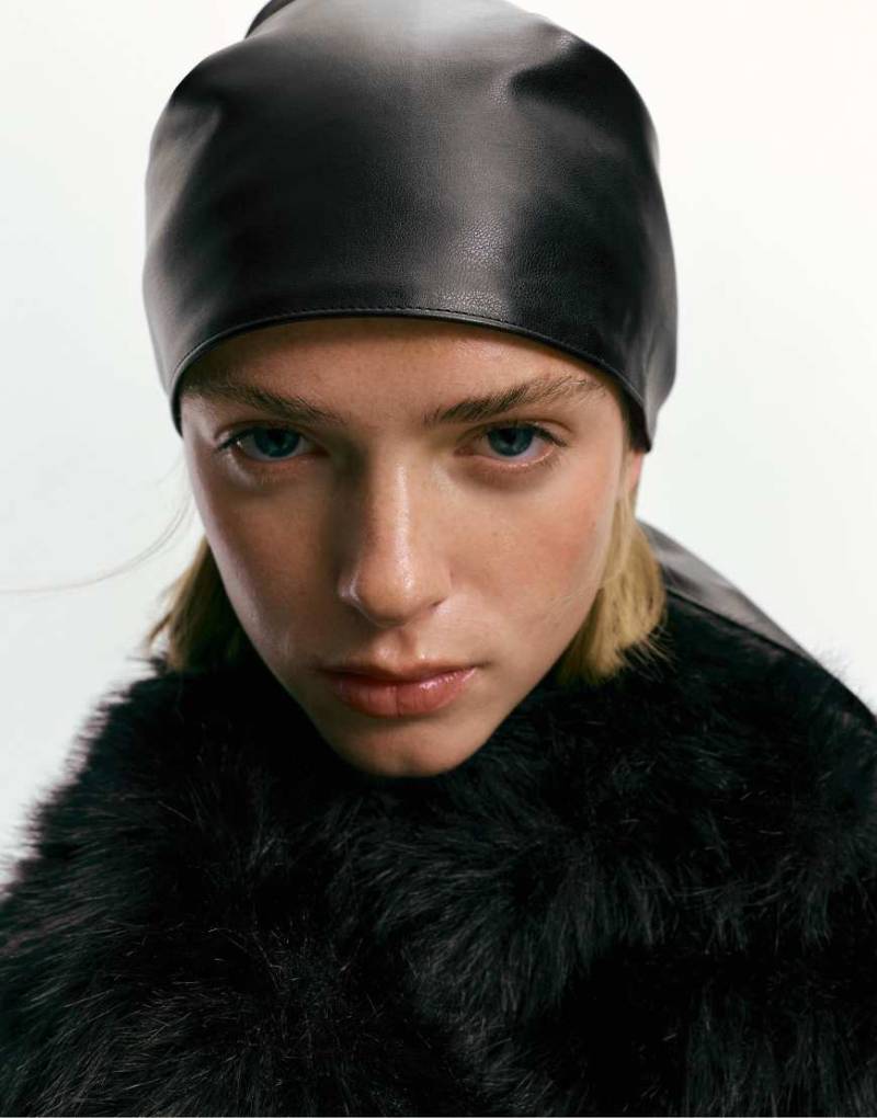 Pull & Bear - Bandana-Gürtel in schwarzer Lederoptik von Pull & Bear