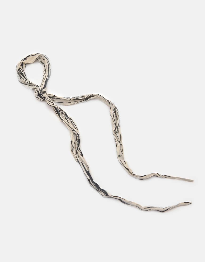 Pull & Bear - Bandana-Schal in Vanilleweiß mit Animal-Print-Neutral von Pull & Bear