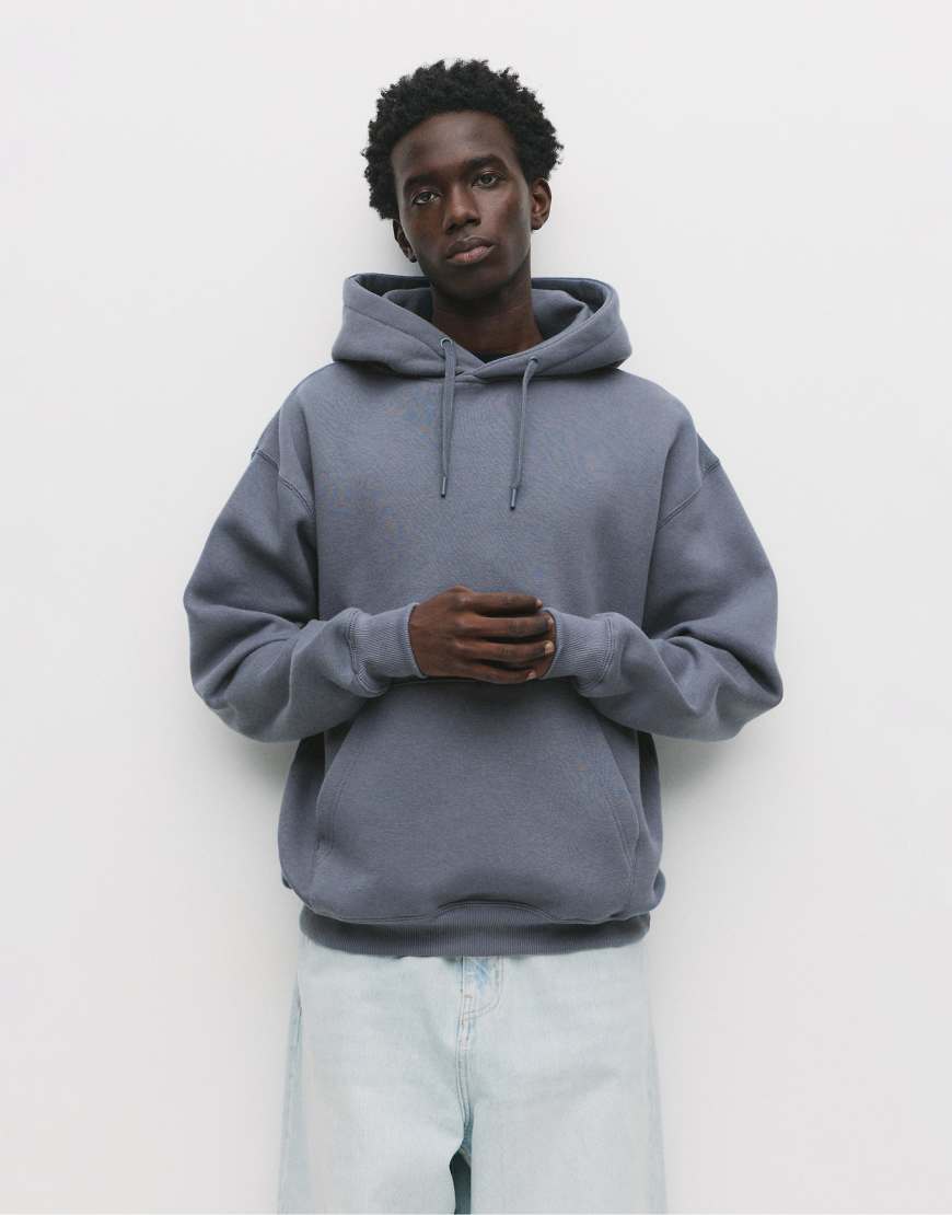 Pull & Bear - Basic-Kapuzenpullover in Graublau von Pull & Bear