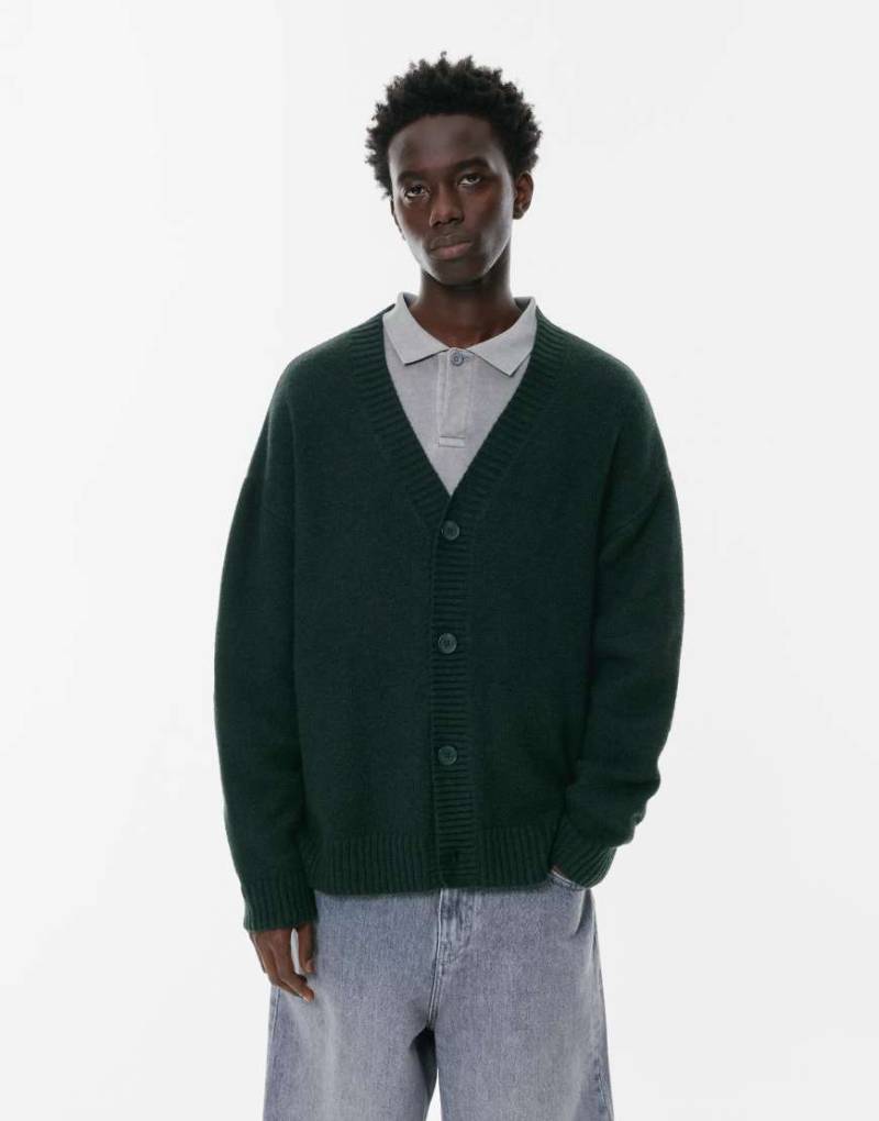 Pull & Bear - Basic-Strickjacke in Dunkelgrün von Pull & Bear