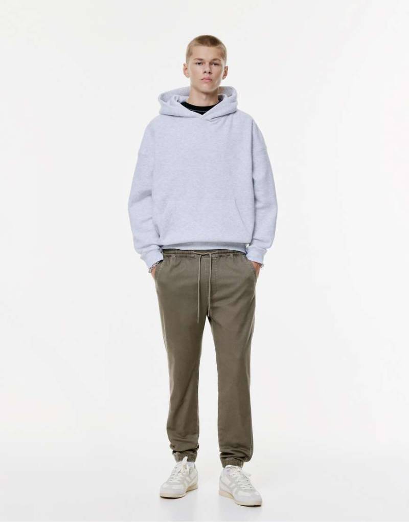 Pull & Bear - Bequeme Jogginghose in Khaki-Grün von Pull & Bear