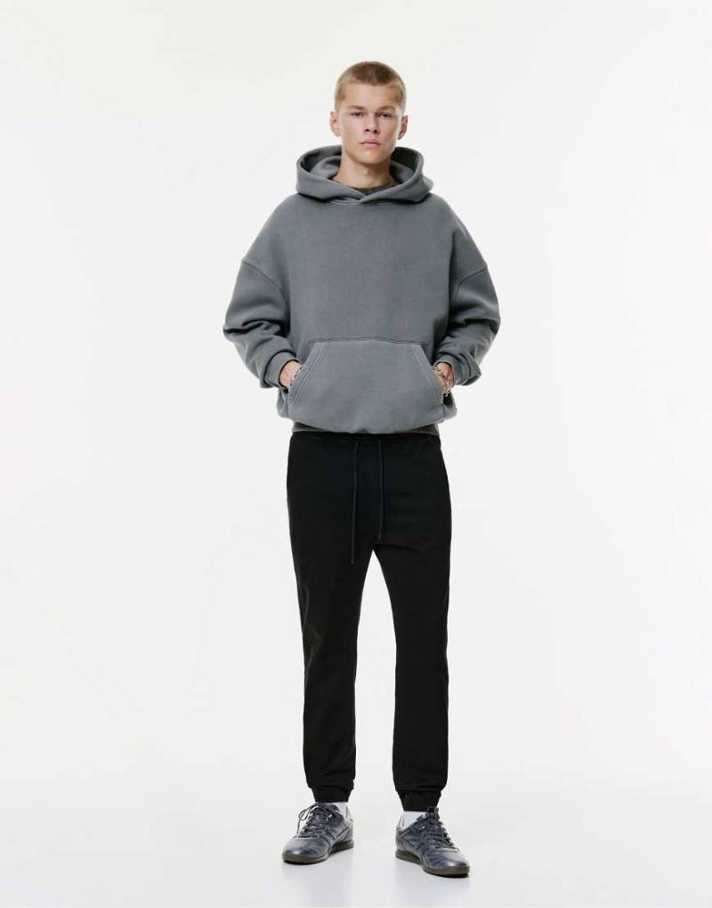 Pull & Bear - Bequeme Jogginghose in Schwarz von Pull & Bear