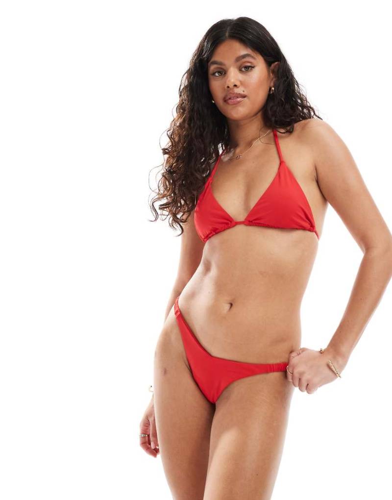 Pull & Bear - Bikini-Tanga in Rot mit hohem Beinausschnitt von Pull & Bear
