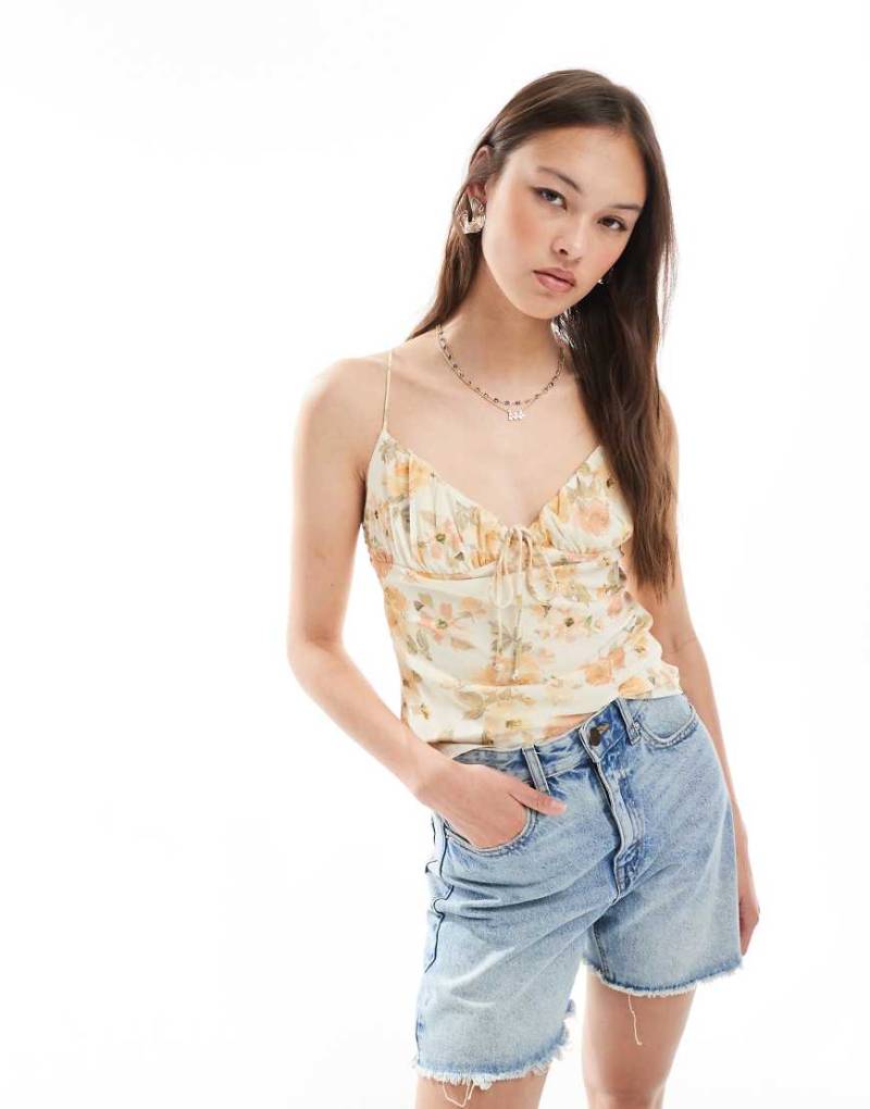 Pull & Bear - Camisole-Oberteil in Gelb geblümt mit schmalen Trägern von Pull & Bear