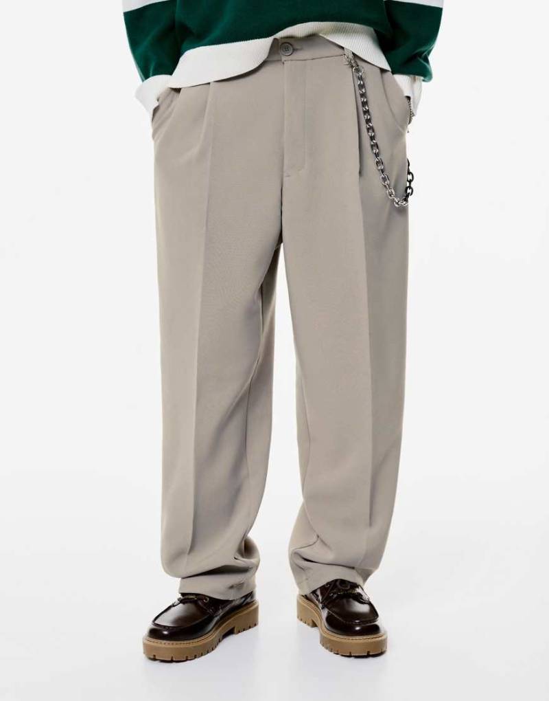 Pull & Bear - Chinohose in Taupe mit Abnähern-Grau von Pull & Bear