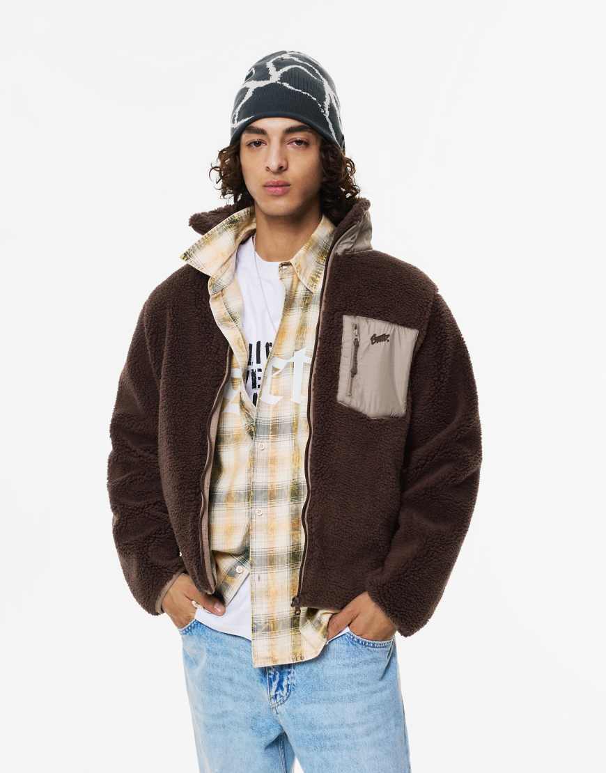 Pull & Bear - Combined - Jacke aus Kunstlammfell in Braun-Brown von Pull & Bear