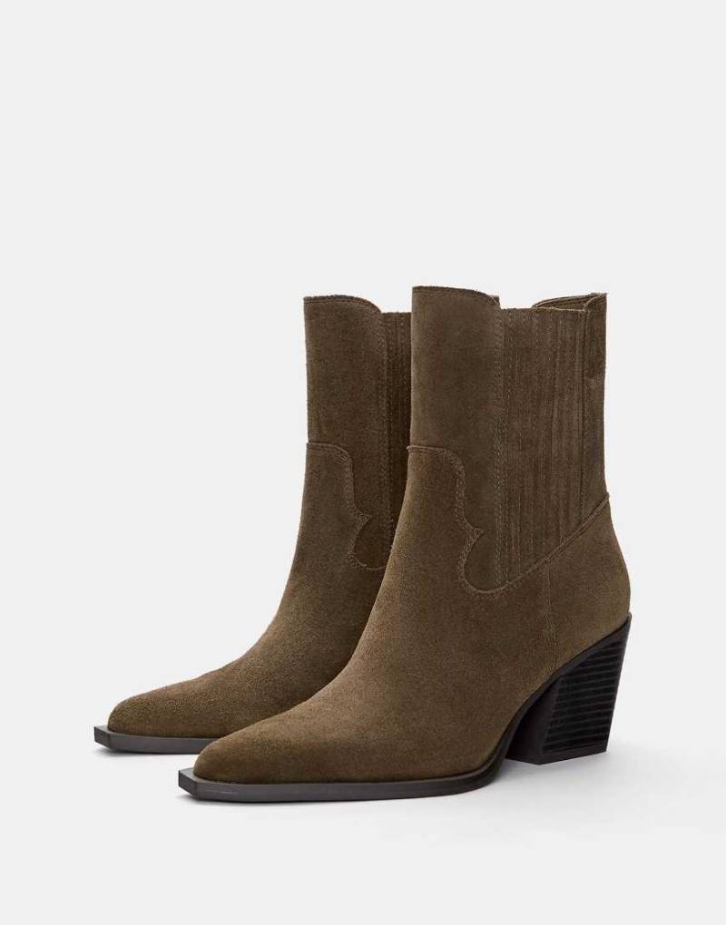 Pull & Bear - Cowboy-Stiefeletten in Braun-Brown von Pull & Bear