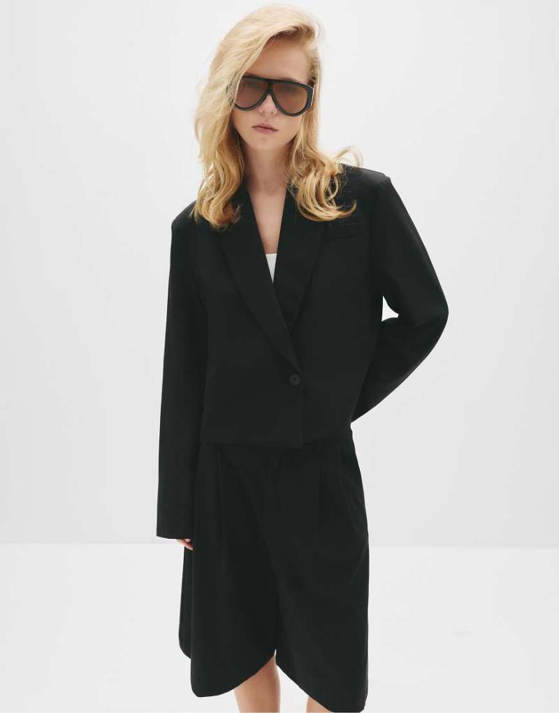 Pull & Bear - Cropped-Blazer in Schwarz von Pull & Bear
