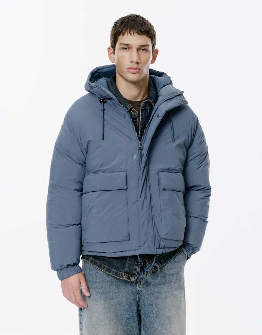 Pull & Bear - Cropped-Pufferjacke in Mittelblau von Pull & Bear