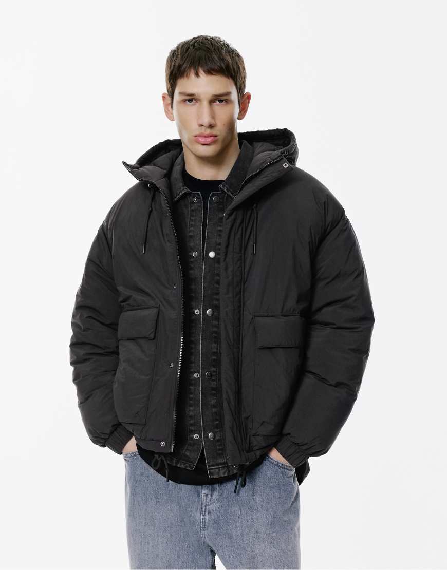 Pull & Bear - Cropped-Pufferjacke in Schwarz von Pull & Bear