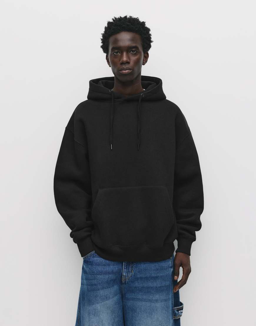 Pull & Bear - Einfacher Kapuzenpullover in Schwarz von Pull & Bear