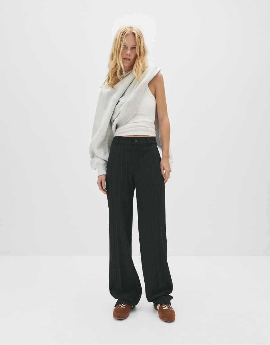 Pull & Bear - Elegante Hose in Dunkelgrau mit hohem Bund und geradem Schnitt von Pull & Bear