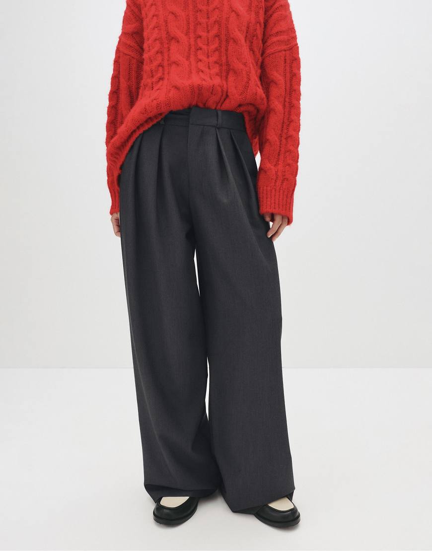 Pull & Bear - Elegante Hose in Grau meliert mit doppelten Abnähern von Pull & Bear