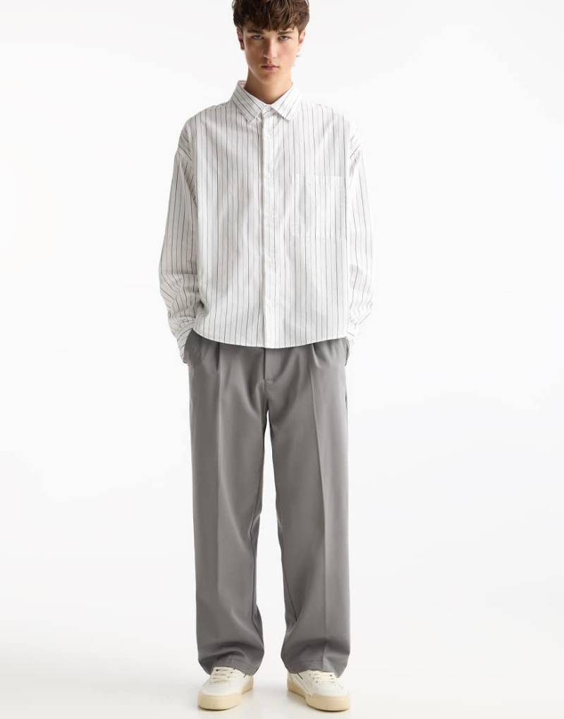 Pull & Bear - Elegante Hose in Grau mit weitem Bein von Pull & Bear