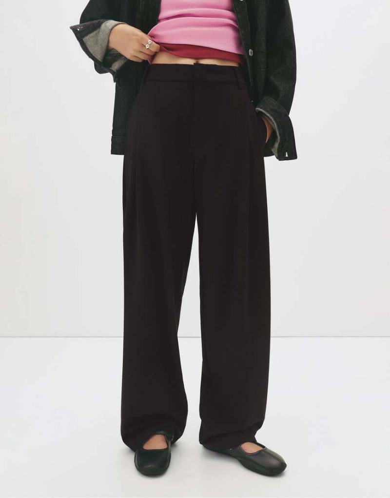 Pull & Bear - Elegante Hose in Schwarz mit Abnähern von Pull & Bear