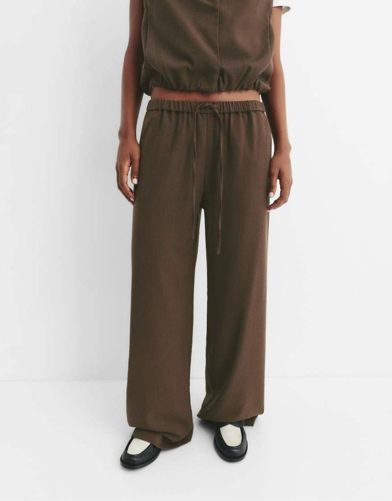Pull & Bear - Elegante Sweathose in Braun-Brown von Pull & Bear