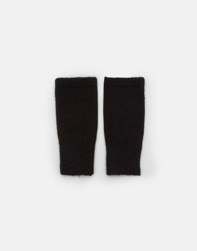 Pull & Bear - Fingerlose Strick-Handschuhe in Schwarz Pull & Bear - Fingerlose Strick-Handschuhe in Schwarz von Pull & Bear