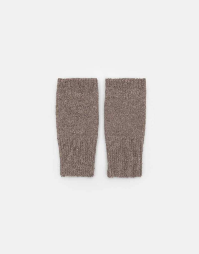 Pull & Bear - Fingerlose Strickhandschuhe in Taupe-Grau Pull & Bear - Fingerlose Strickhandschuhe in Taupe-Grau von Pull & Bear