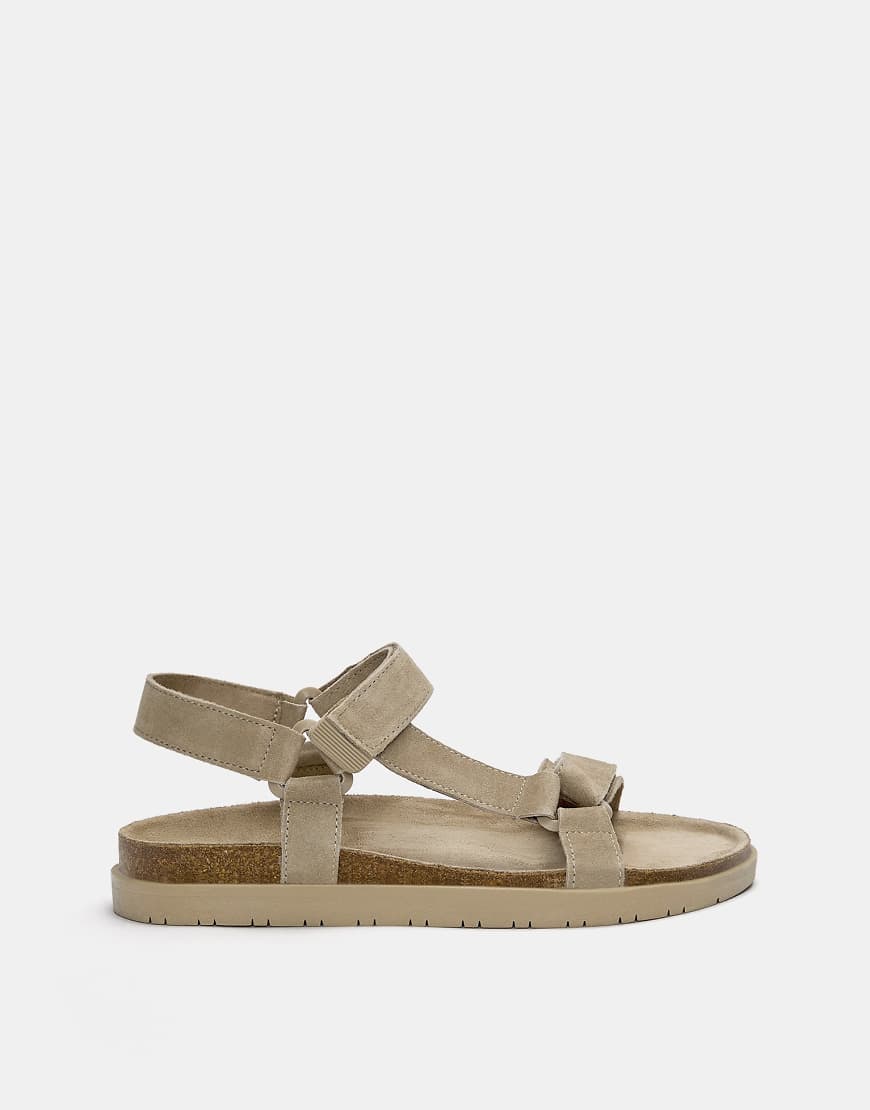 Pull & Bear - Flache Riemchensandalen aus Leder in Ecru-Weiß von Pull & Bear